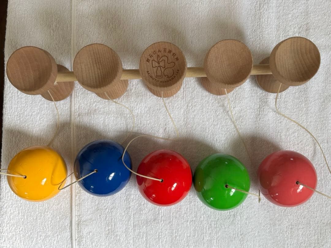 カラフル木製けん玉5連　秋元けん玉研究所