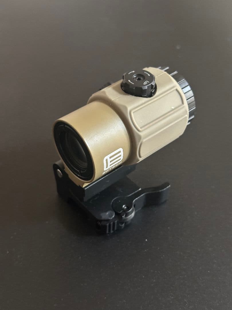 [連休セール]EOTech ホロサイトとマグニフファイア タンカラー