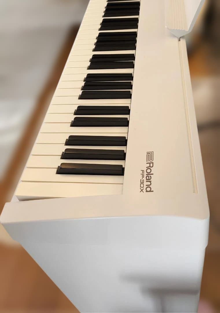Roland FP-30X 電子ピアノ（ホワイト）専用スタンド付き