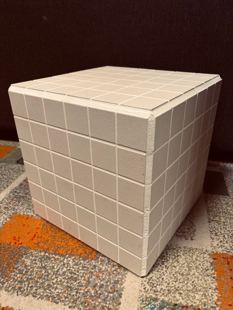 韓国インテリア　大人気タイルテーブル　サイドテーブル