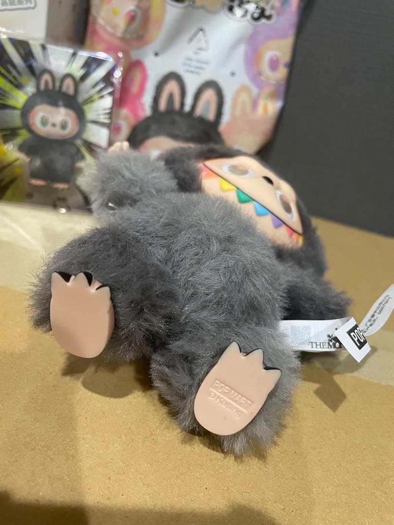 ラブブ Labubu Big into Energy シークレット