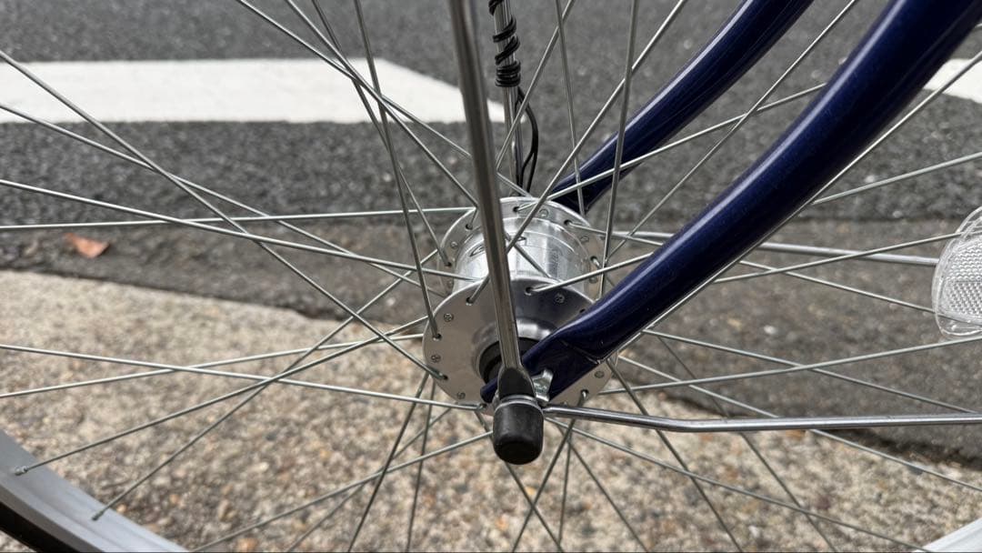 シティサイクル ネイビー 6段変速 前バスケット付き