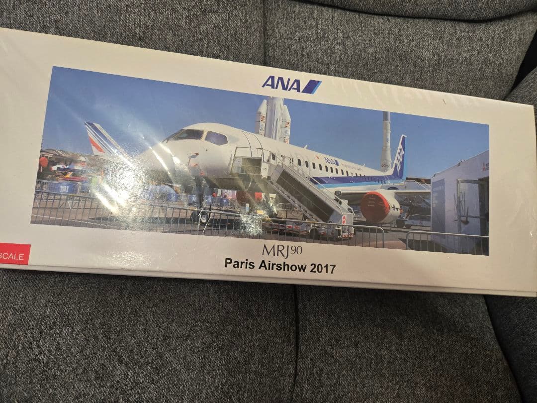 1/100 MRJ90 ANA パリエアショー展示機 JA23MJ
