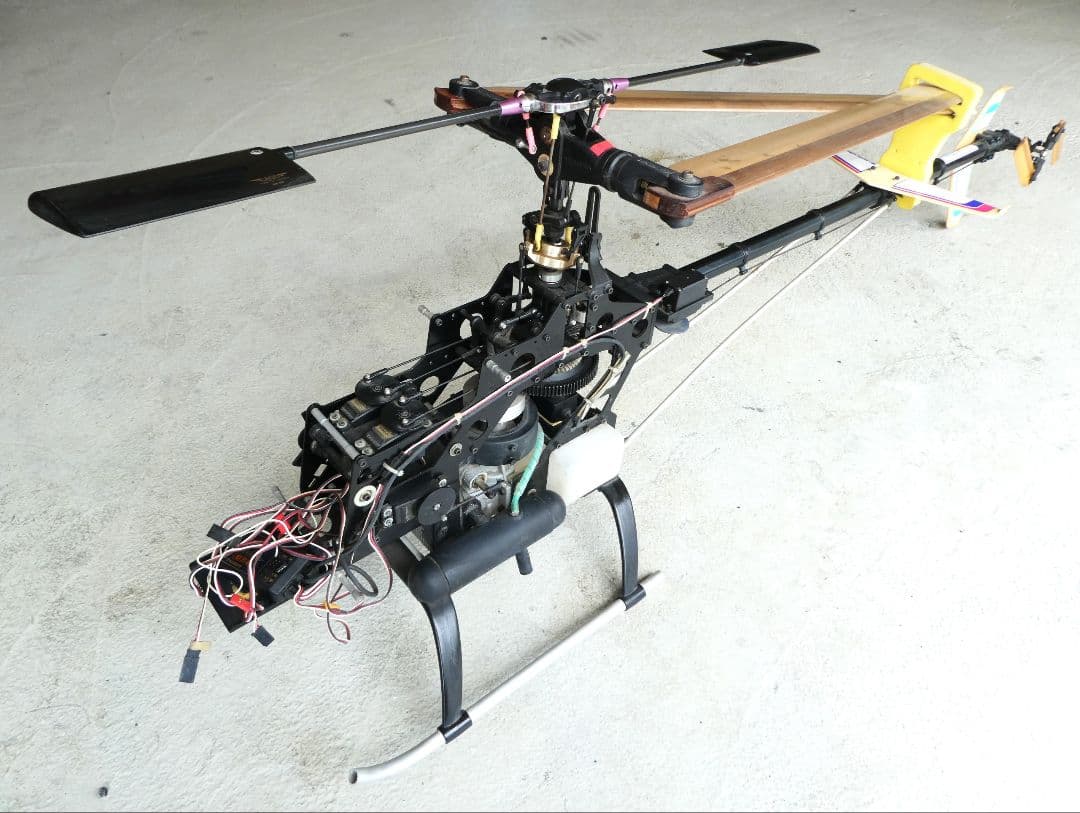 ヒロボー 剣 60クラス エンジン RC ヘリコプター レトロ 現状 長期保管品