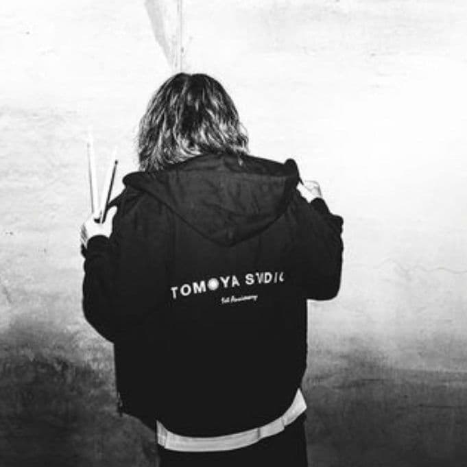 ✨ワンオク！XL✨TOMOYA STUDIO パーカー ONE OK ROCK