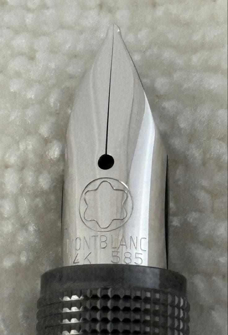 MONT BLANC 万年筆 黒 ペン先14K 585専用ケース付き