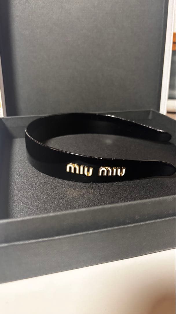 miu miu ブラック カチューシャ