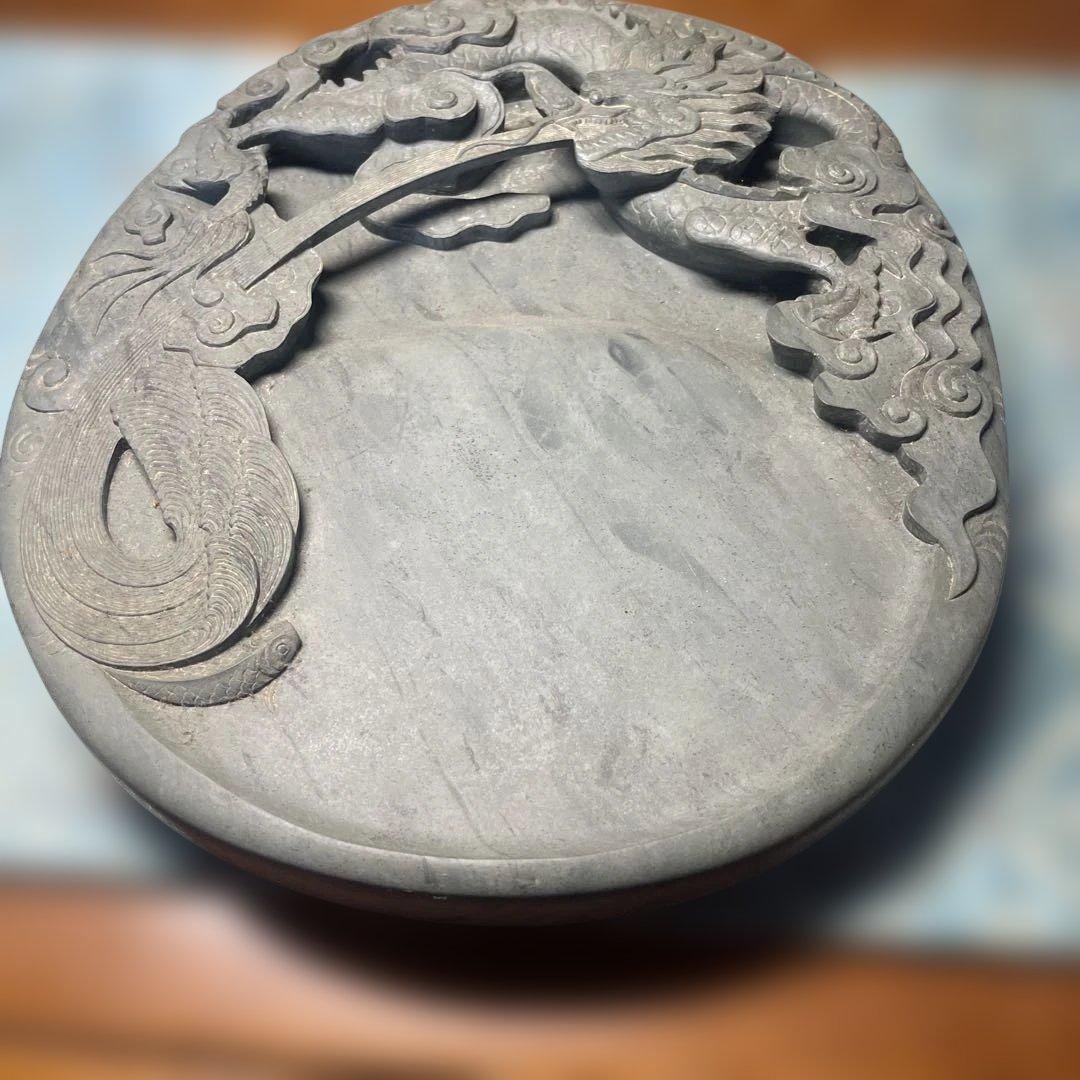 一点物　一枚岩大きな龍彫刻の石製硯