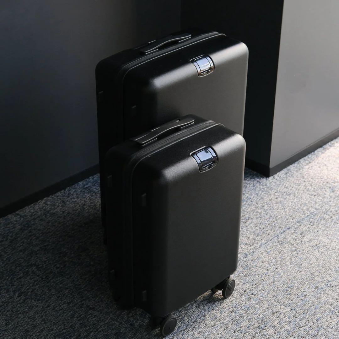 AUCENTIC ESSENTIAL LUXE SUITCASE 24インチ