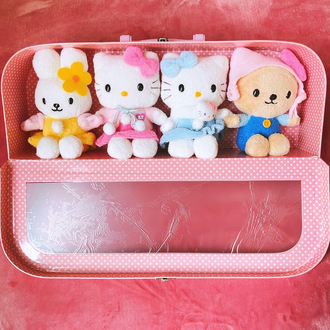 希少レア　ハローキティ　ウィンタードール　着せかえ人形　2005 サンリオ