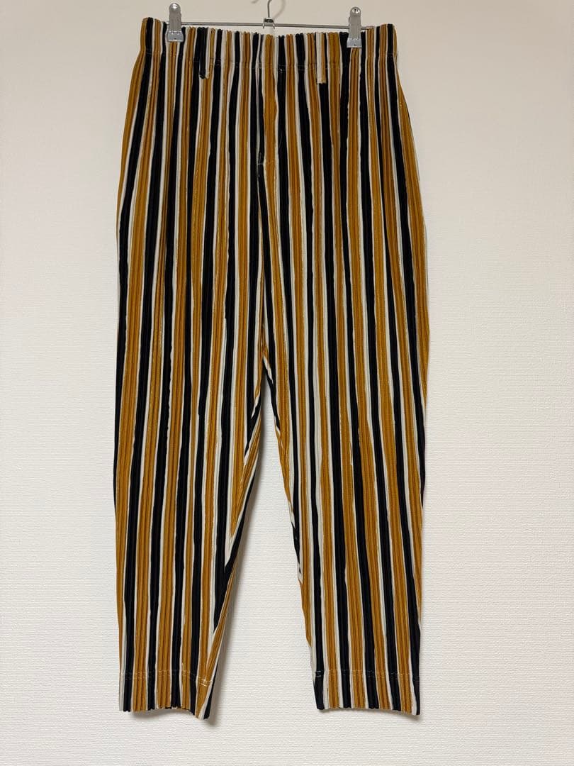 HOMME PLISSÉ ISSEY MIYAKE テーパードプリーツパンツ