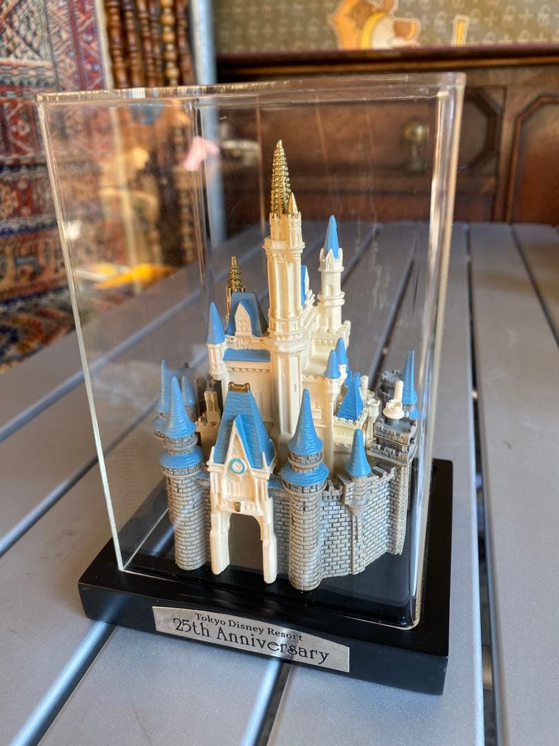 東京ディズニーリゾート　25周年記念　シンデレラ城　フィギュア　ディズニー　レア