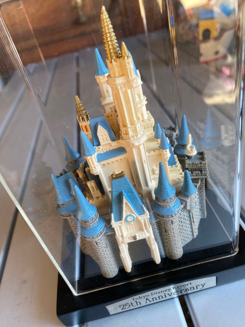 東京ディズニーリゾート　25周年記念　シンデレラ城　フィギュア　ディズニー　レア