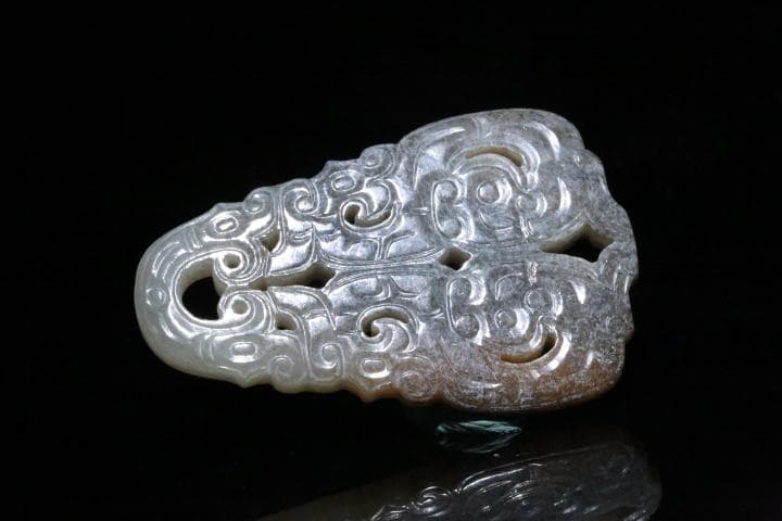 漢代 竜紋佩 古玉老和田玉装身具 中国美術ペンダント 骨董工芸品