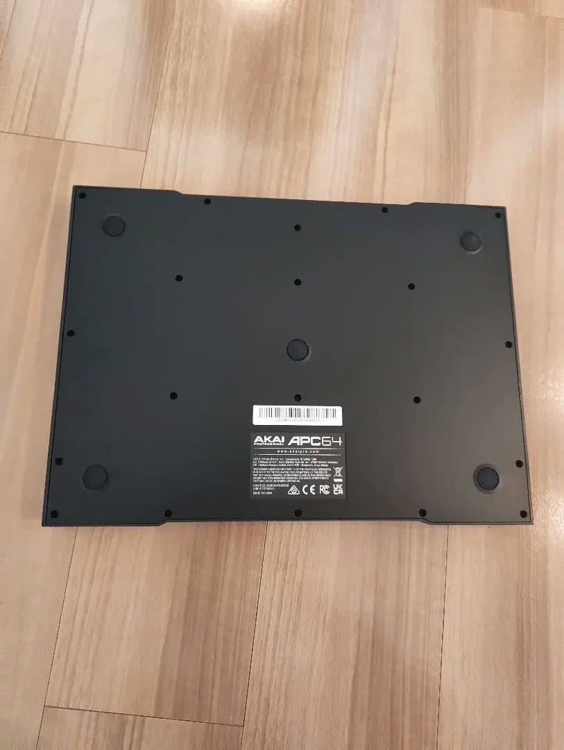 AKAI APC64 MIDIコントローラー