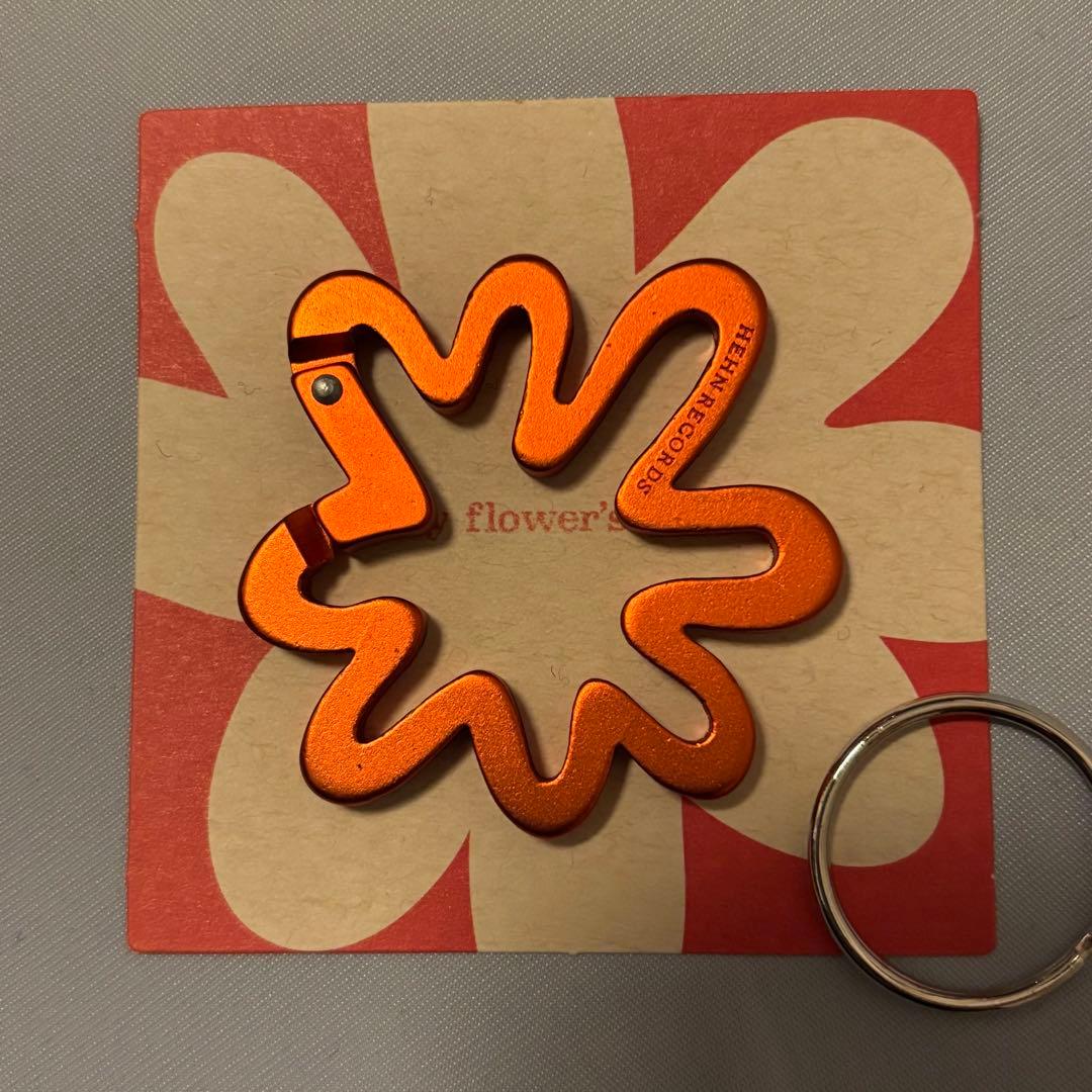 藤井風　オレンジ　カラビナ