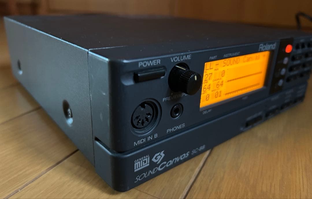 RolandのSOUND Canvas sc-88 （MIDIケーブル1本付）