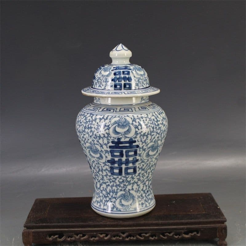 青花双喜纏枝紋将軍蓋 景徳鎮 陶磁器 装飾品 現代工芸品 美術品 置物