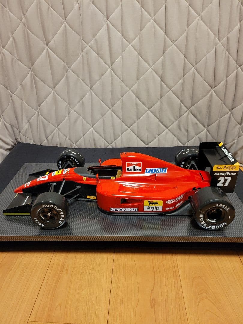 ロッソ 1/8スケール フェラーリ643　ミニチャンプス1/18　アイルトンセナ