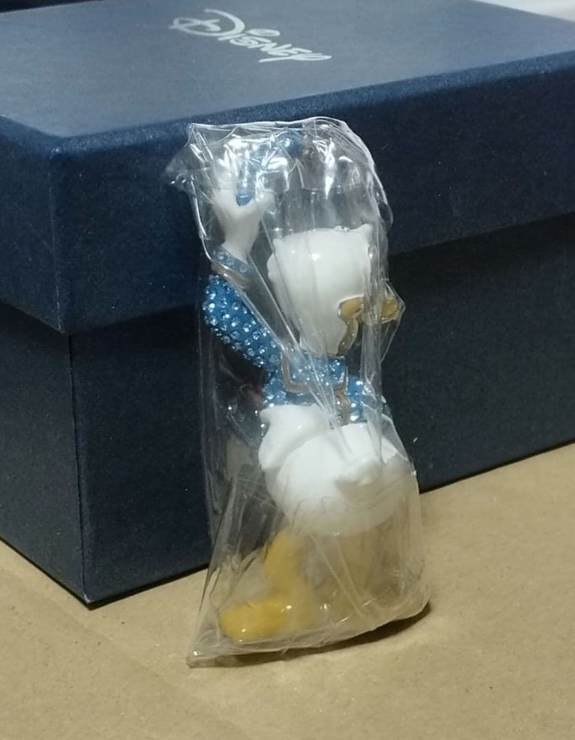 [希少限定1000体]ディズニーストア ドナルドダック ラインストーンフィギュア