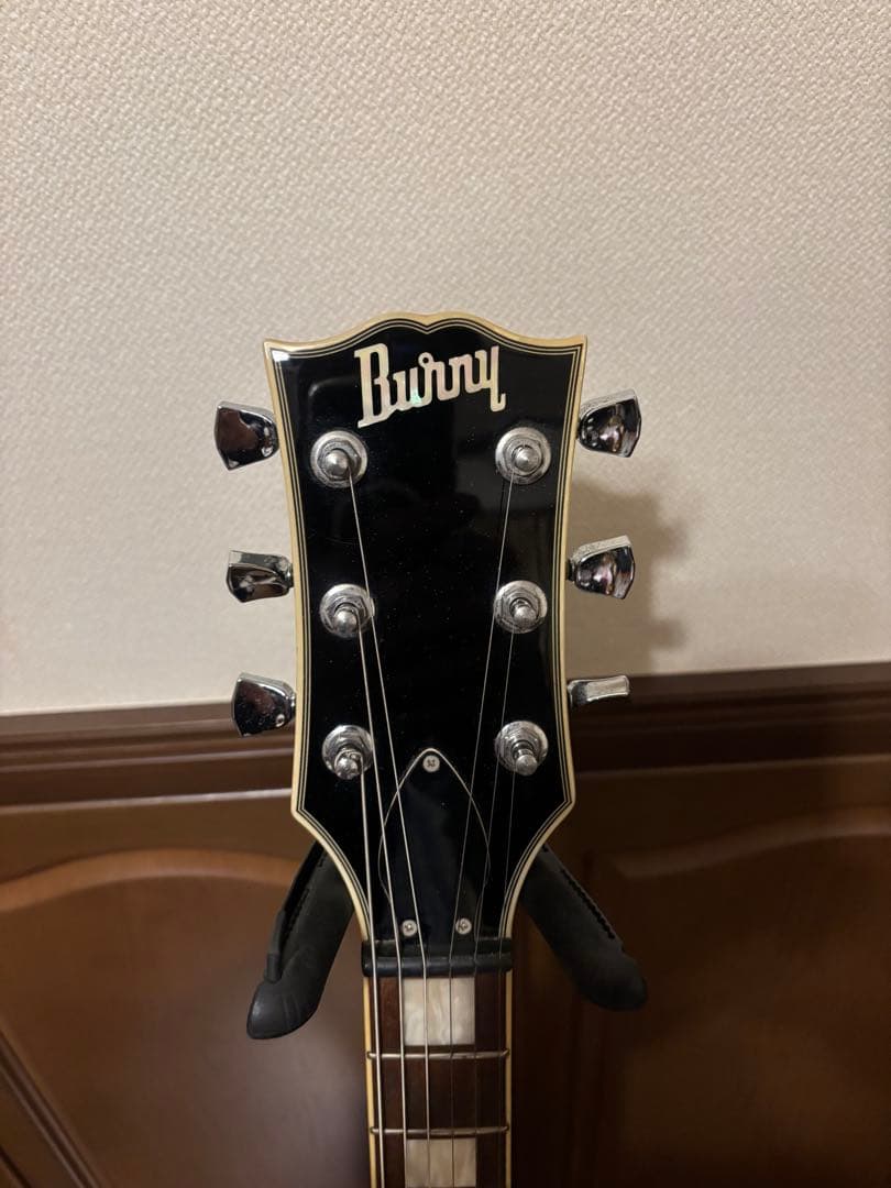 Burny レスポールカスタムタイプ　Bigsbyアーム付　セミホロウボディ