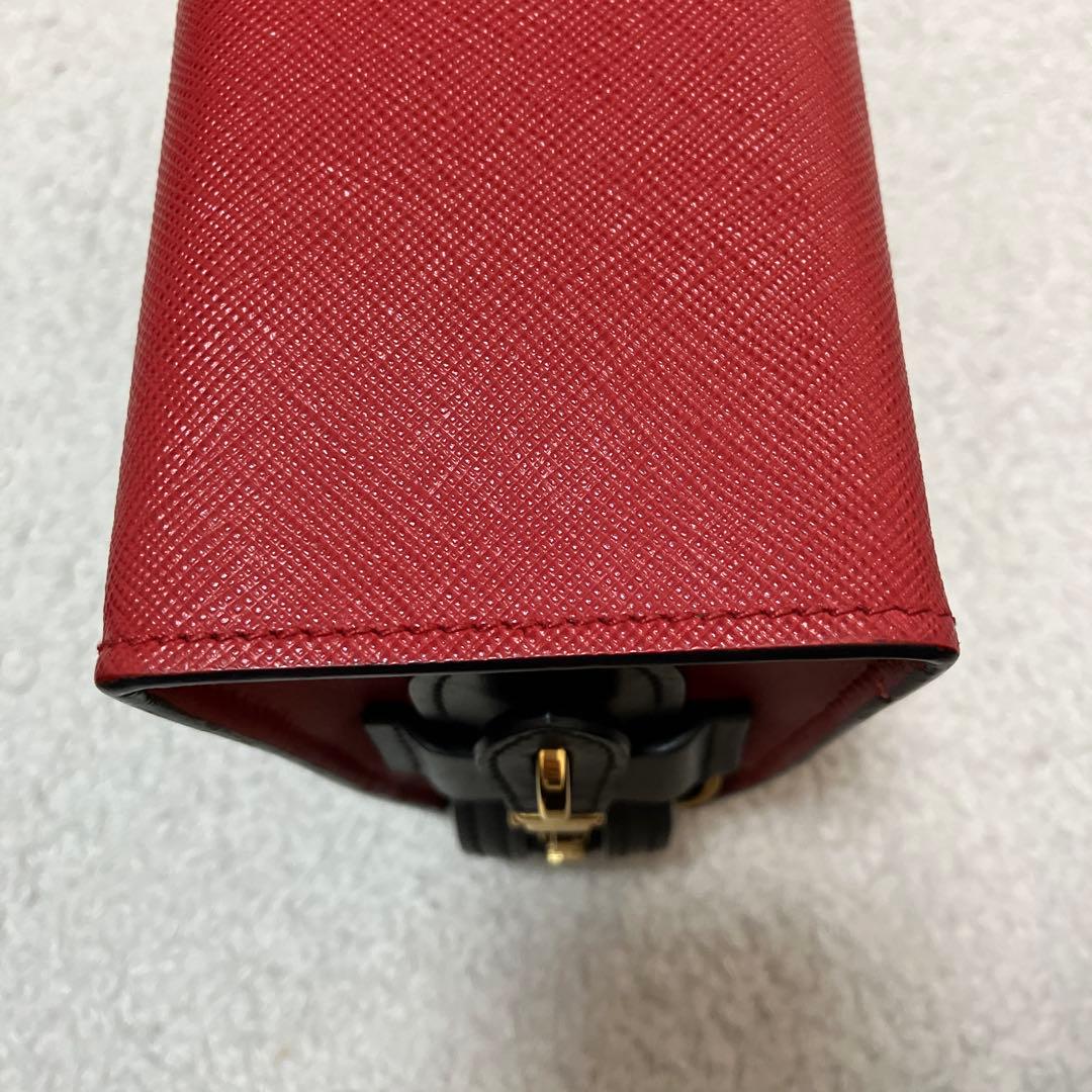 ショルダーバッグ 1BH043 レッド ブラック サフィアーノレザー PRADA
