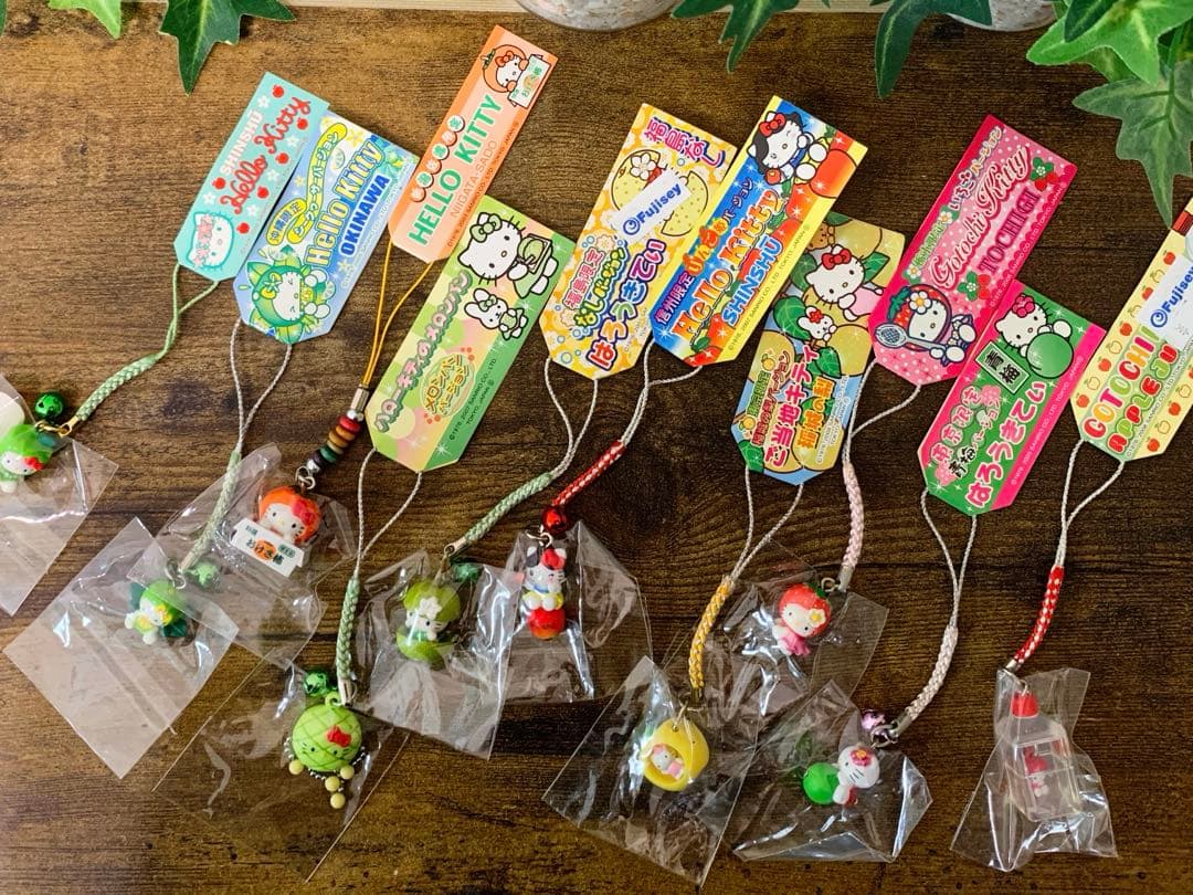み*き様 ★希少★レア多数　ご当地キティ　フルーツ　根付　ストラップ　非売品　ま