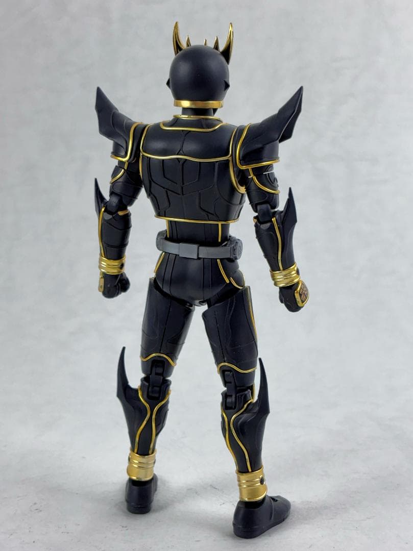 フィギュアライズスタンダード 仮面ライダークウガ アルティメットフォーム