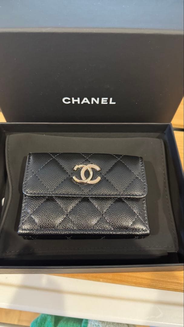 CHANEL ブラック 三つ折り財布　スモール　フラップ　ウォレット