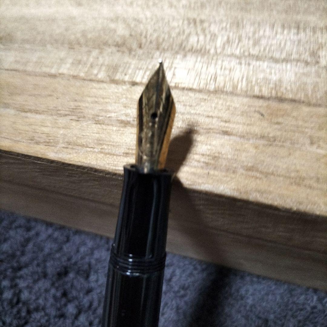 14K　PELIKAN 黒のストライプ模様 万年筆