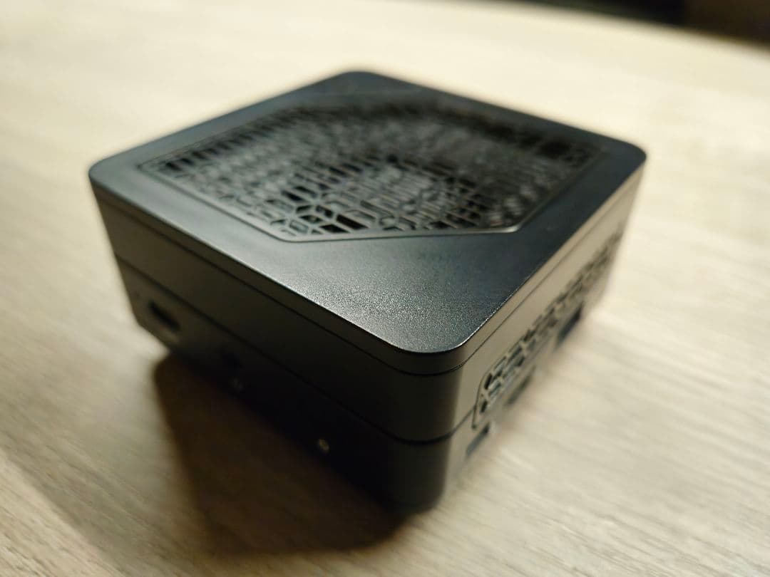 MINISFORUM　EM780