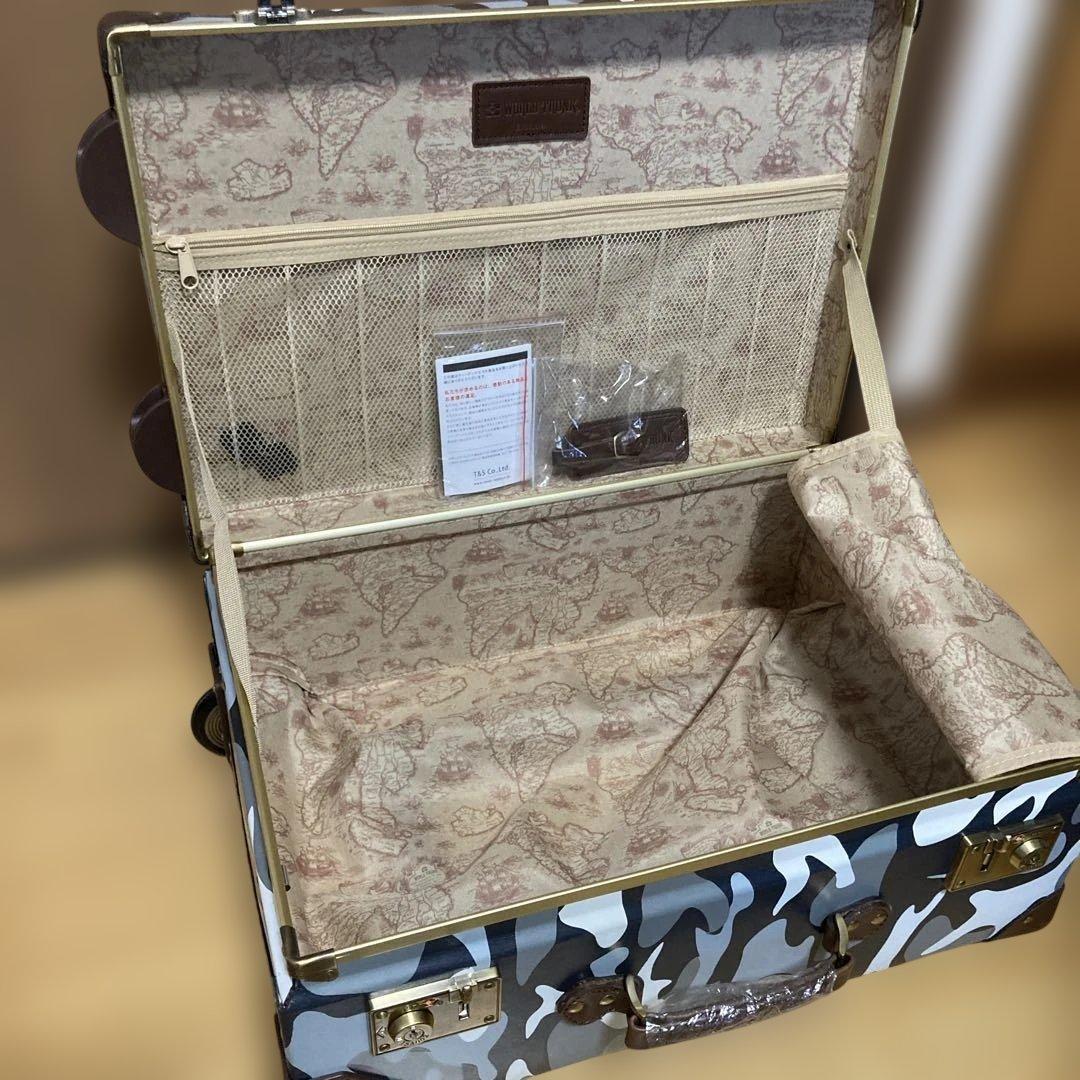 新品、未使用　✨迷彩柄キャリーケース✨