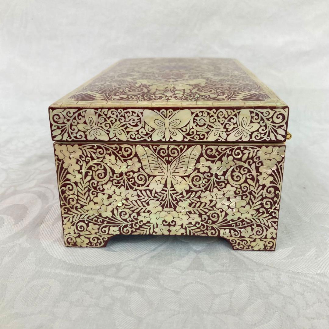 美品　伝統工芸品　螺鈿細工　蝶々　ジュエリーボックス　宝石箱　小物入れ
