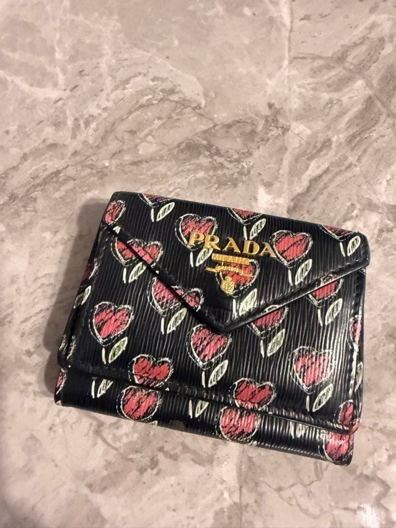 PRADA ハート柄 三つ折り財布 美品