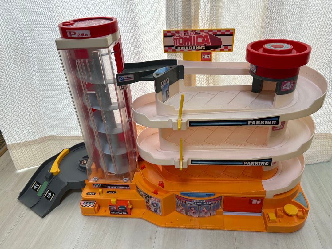 トミカ 3階建て駐車場セット➕トミカ色々セット