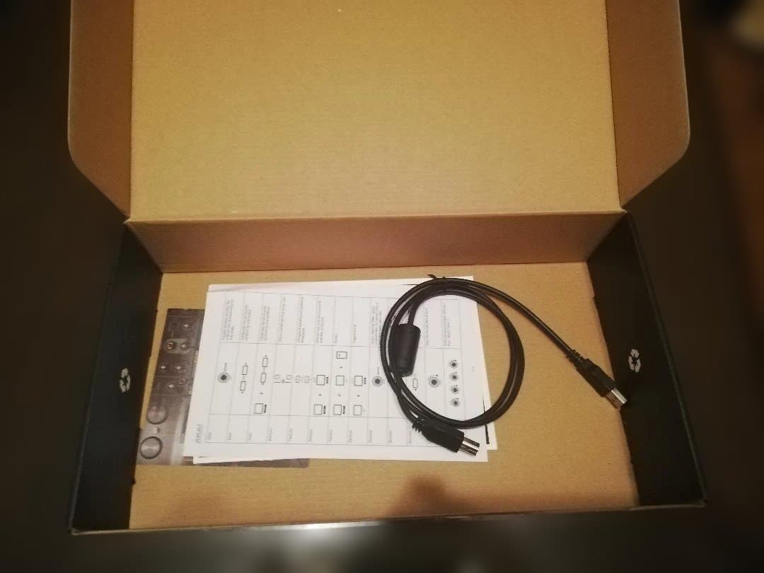 AKAI FIRE MIDIコントローラー