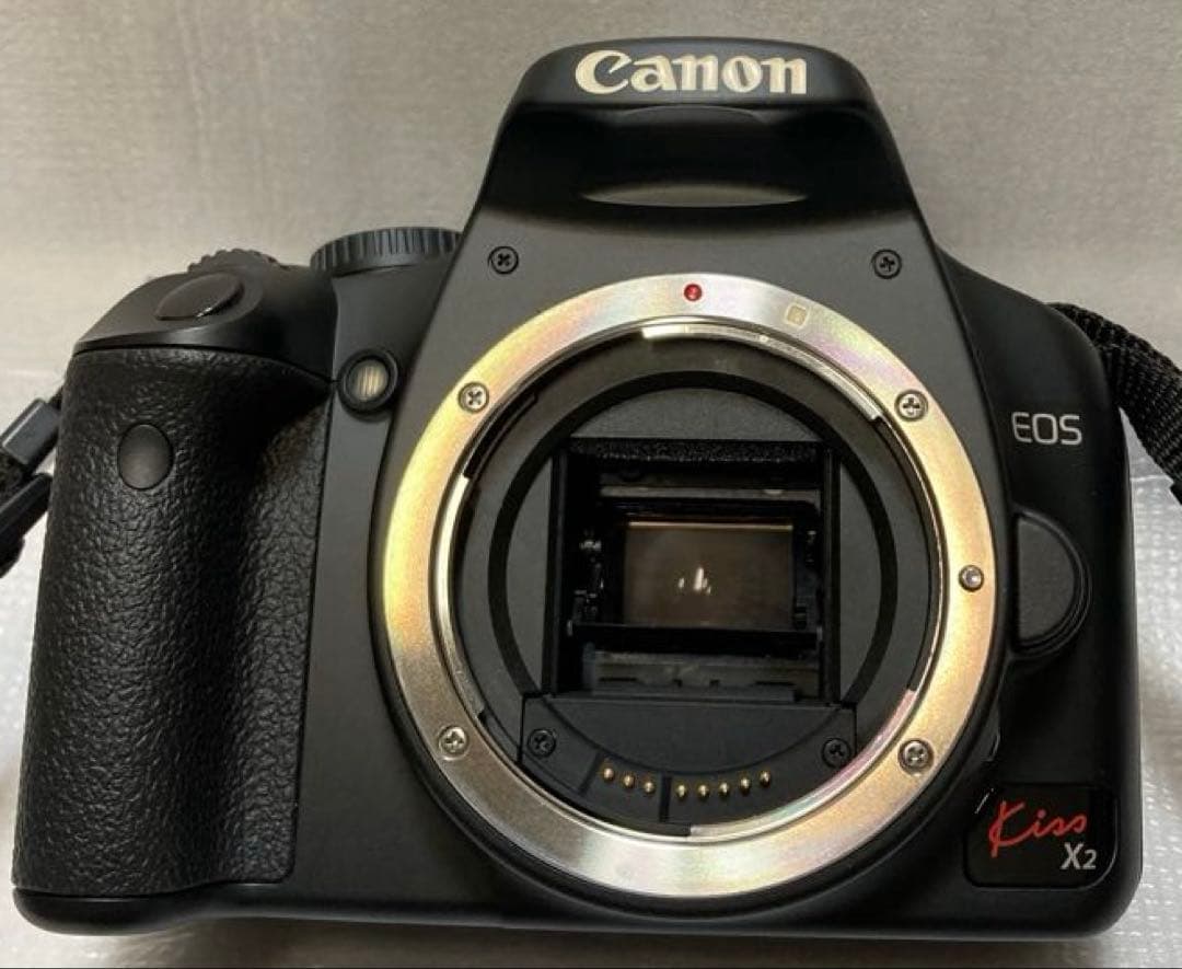 Canon EOS Kiss X2 デジタル一眼レフカメラ（セミハードケース付）