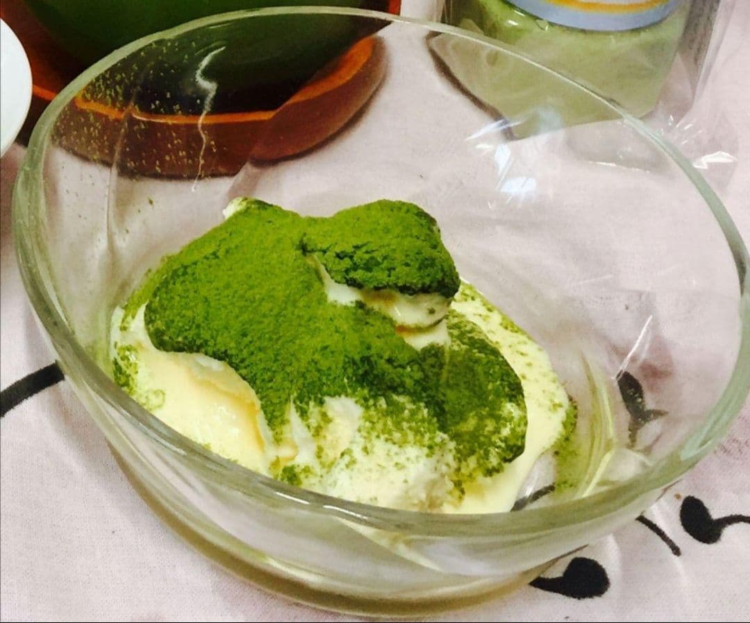 山政小山園　抹茶　槇の白(まきのしろ)３００ｇ缶　特選茶筅百本立２個　抹茶セット