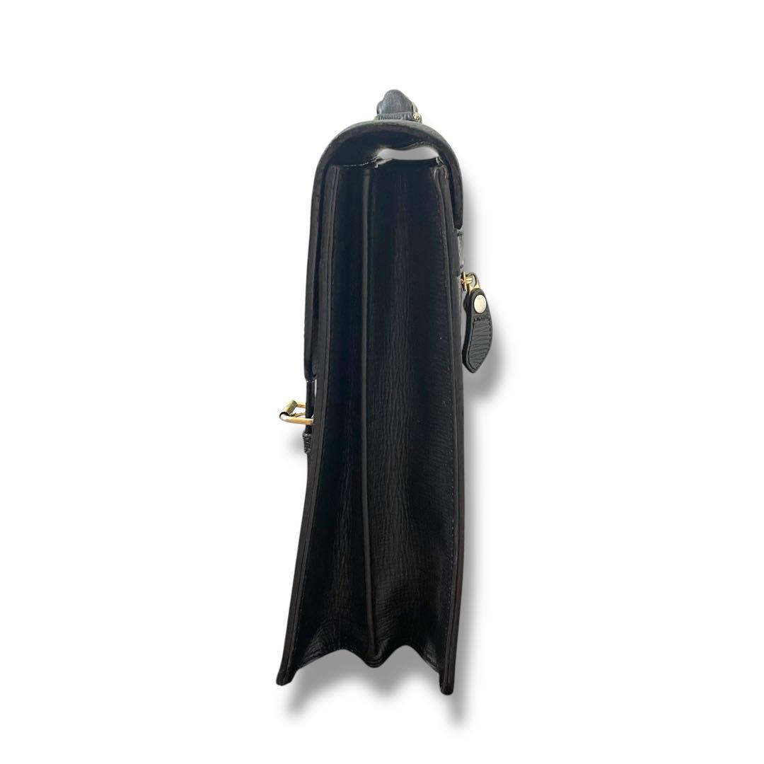 BURBERRY バーバリー　ビジネスバッグ 黒 オールレザー フラップ 金具