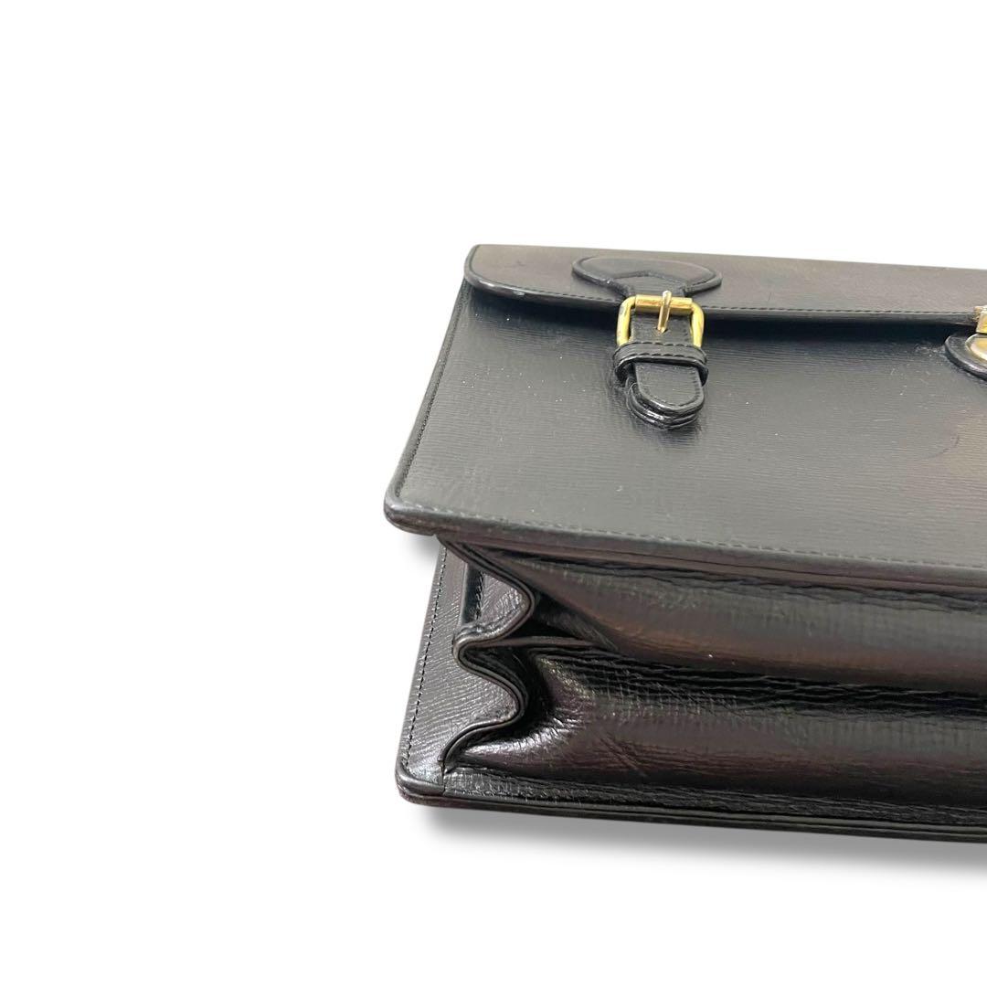 BURBERRY バーバリー　ビジネスバッグ 黒 オールレザー フラップ 金具