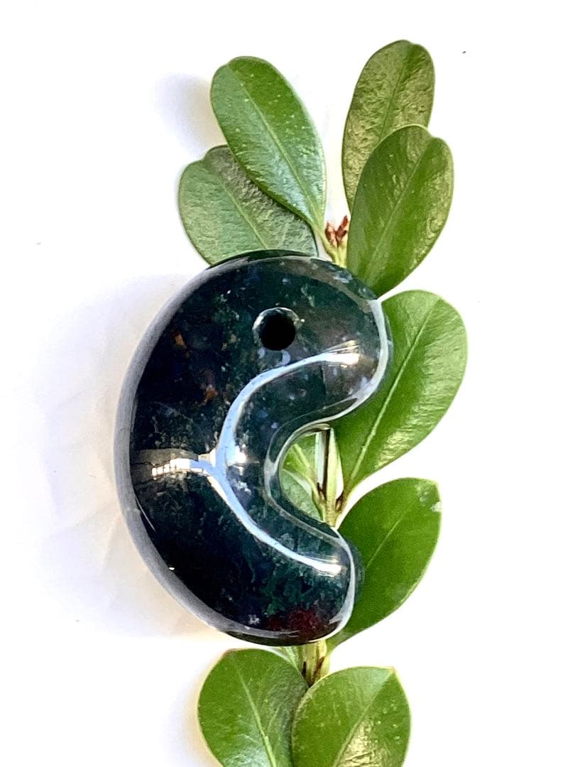 日本一の安価卸しを目指し‼️碧玉‼️出雲石勾玉　最高峰コレクション‼️鑑別書無しの安価