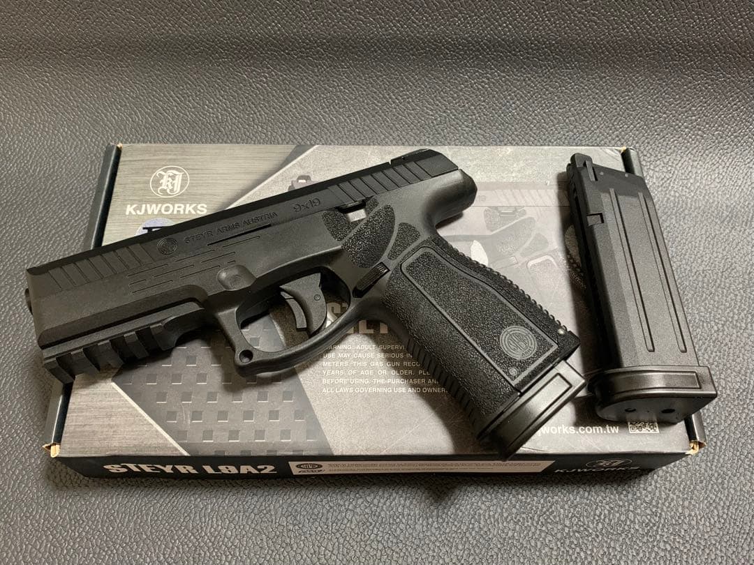 m*6様 Carbon8 L9-A2 KJWORKS マガジン2種 Co2ボンベ