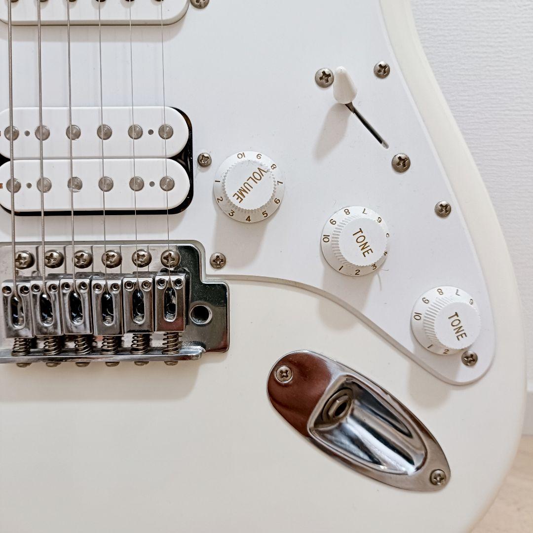 【美品】Squier ストラトキャスター HSS エレキギター本体 ホワイト