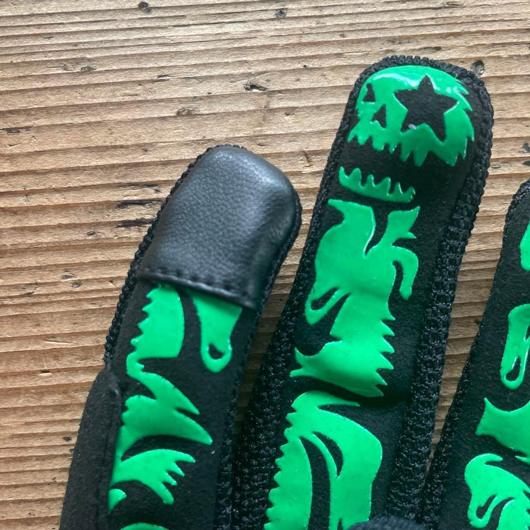 専用　新品　サンタクルーズ x MxMxM スクリーミングハンドグローブ　黒緑