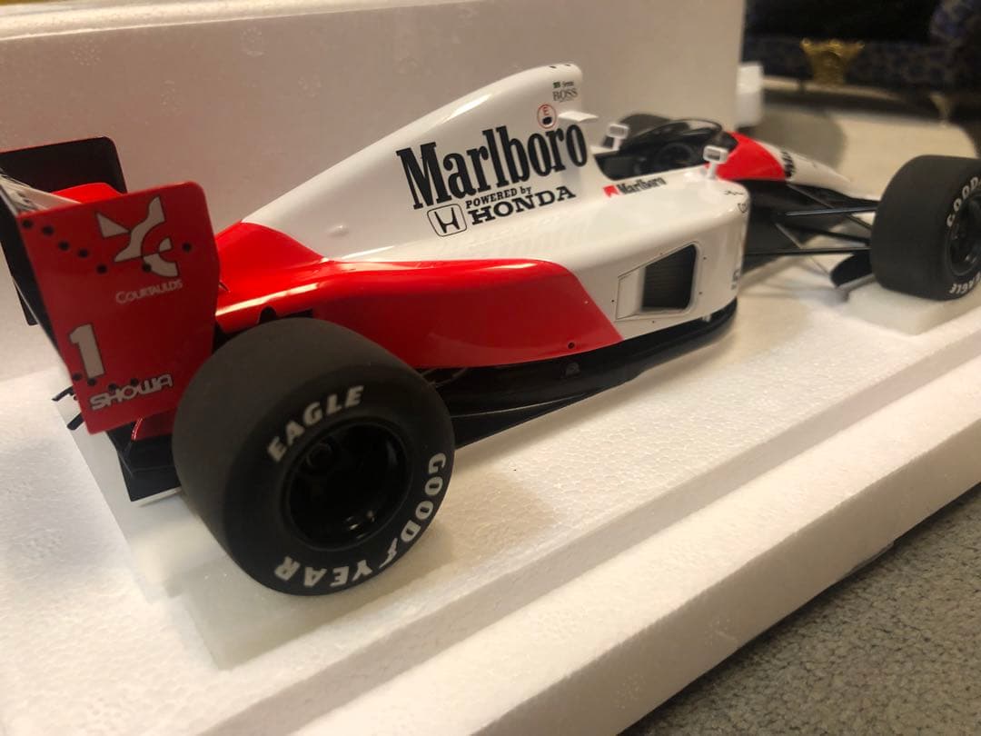 オートアート 1/18 マクラーレンMP4/6 日本GP A.セナ マルボロ仕様