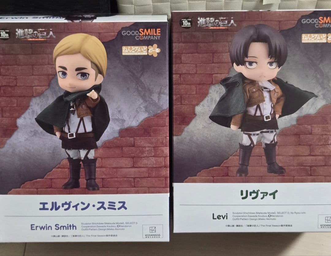 進撃の巨人　ねんどろいどどーる　エルヴィン　リヴァイ