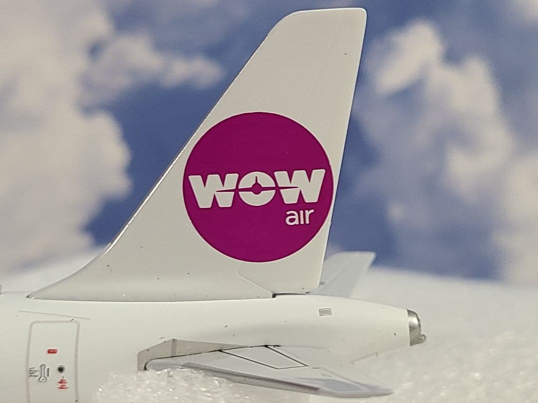 専用品 A320-200 WOW航空 LZ-WOW　1/200 新品・未使用品