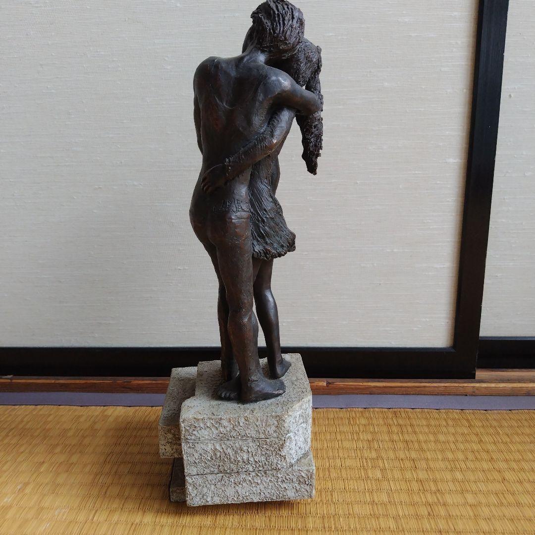 ブロンズ像
