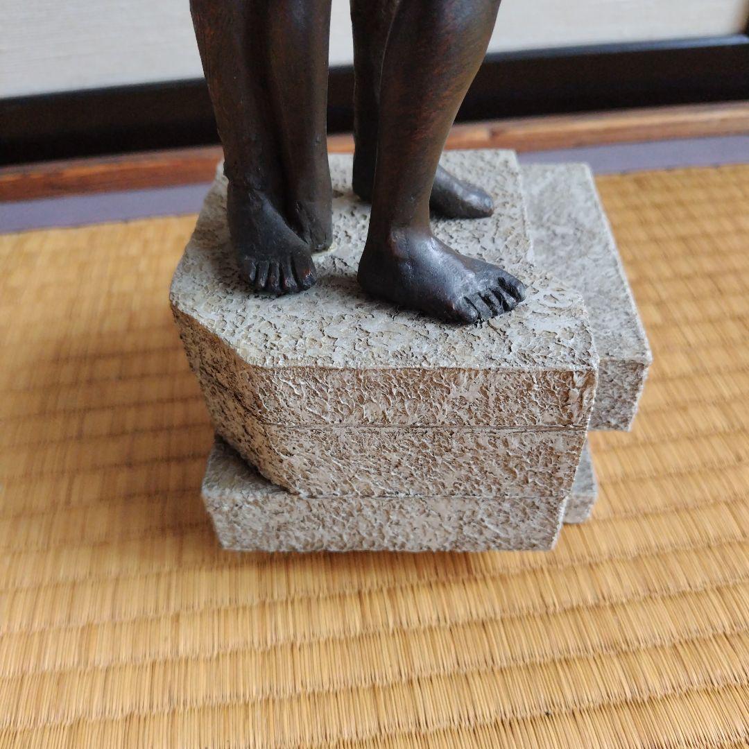 ブロンズ像