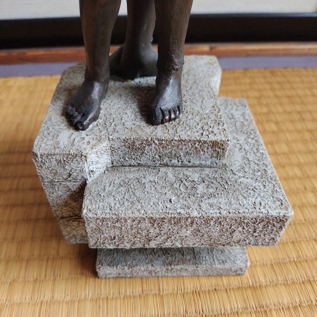 ブロンズ像